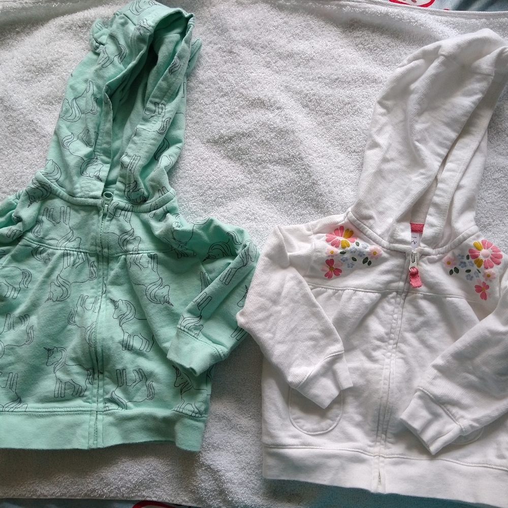Carters sweaters bundle size 9 & 12 M